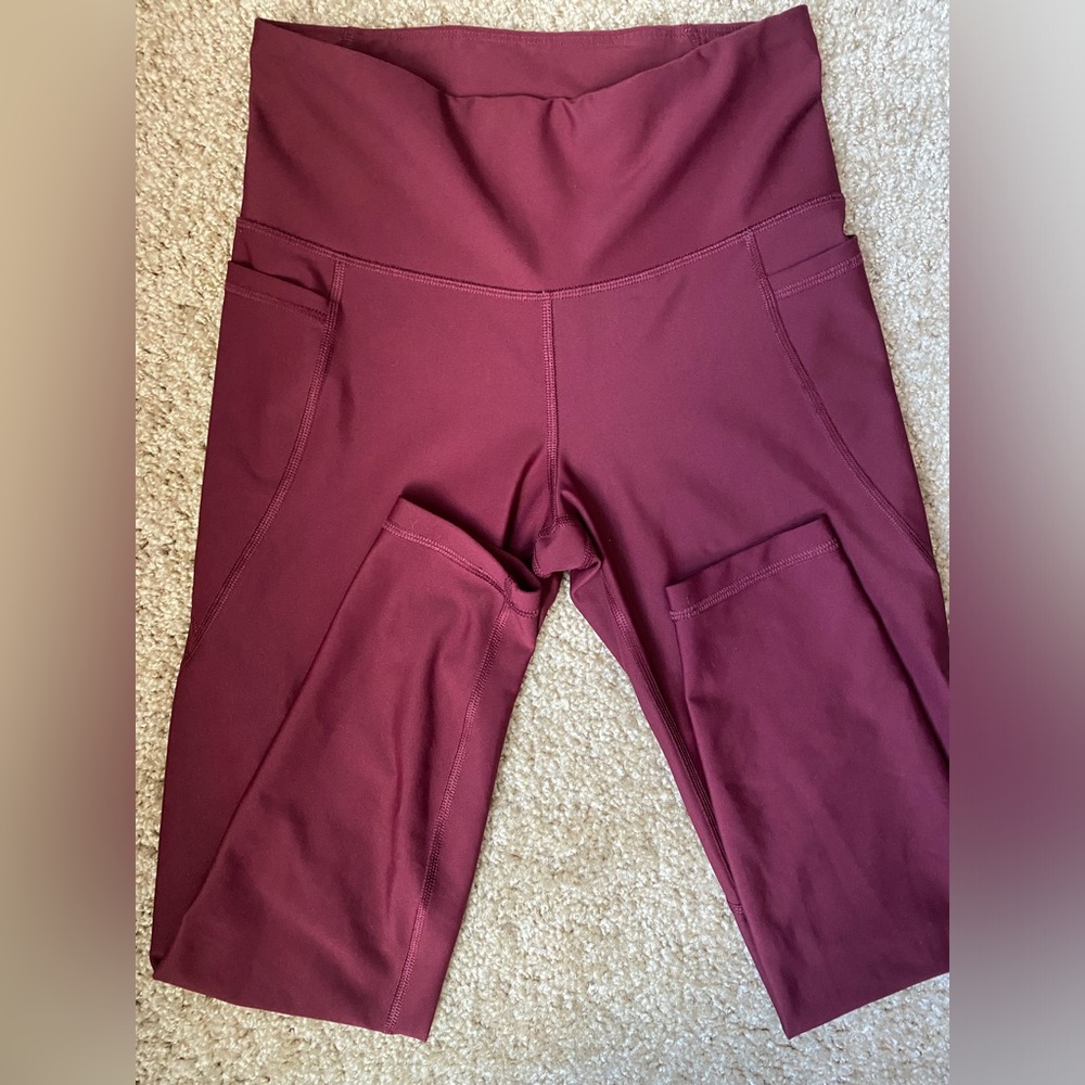 Old Navy High-Waisted Powersoft 7/8 Pocket Legging